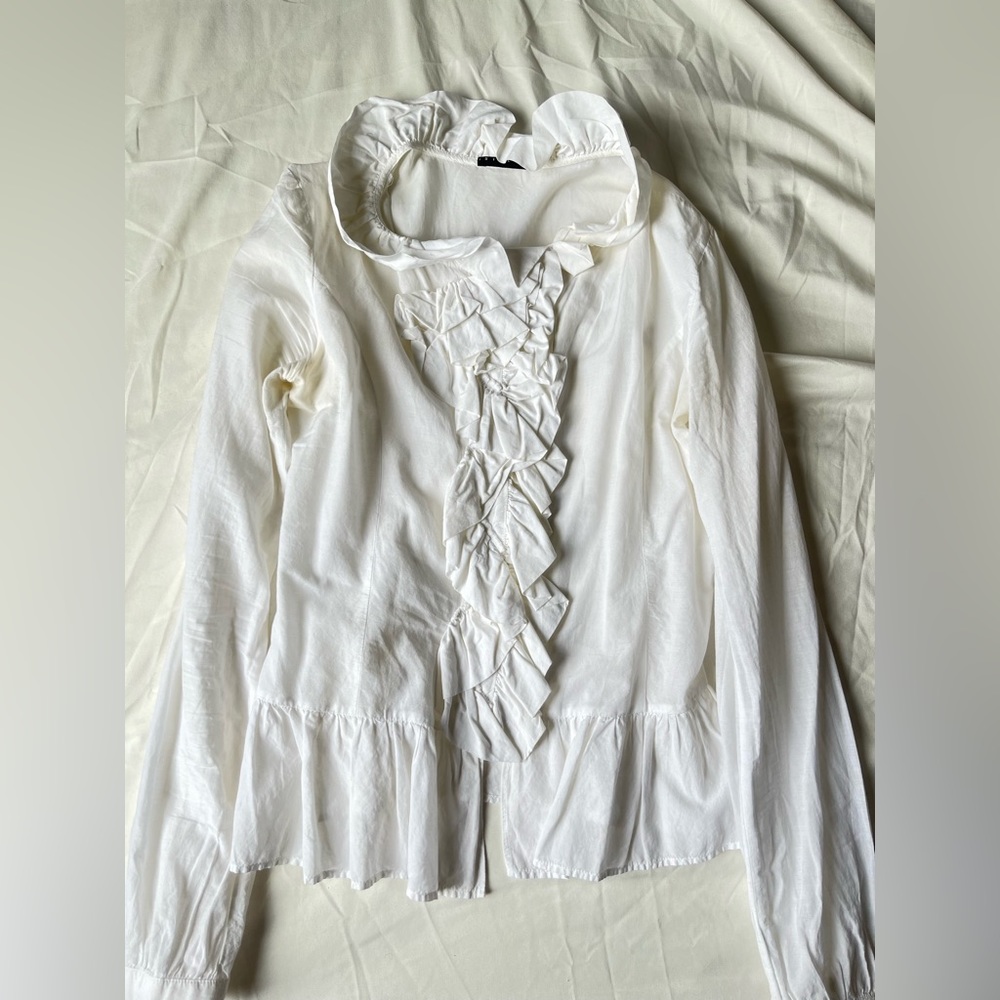 Women’s white button down shirt